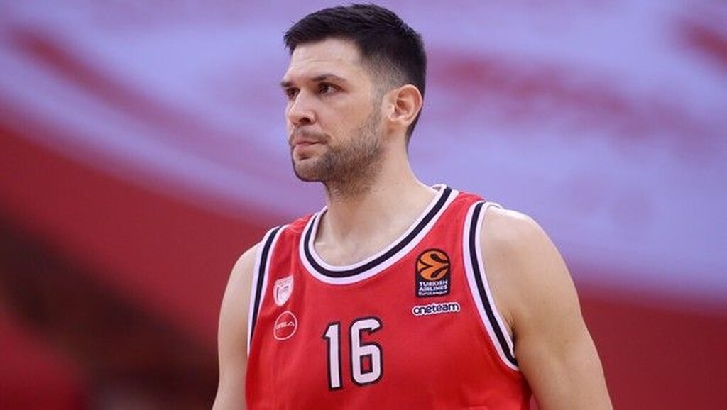 Ολυμπιακός: Χειρουργείο ο Παπανικολάου