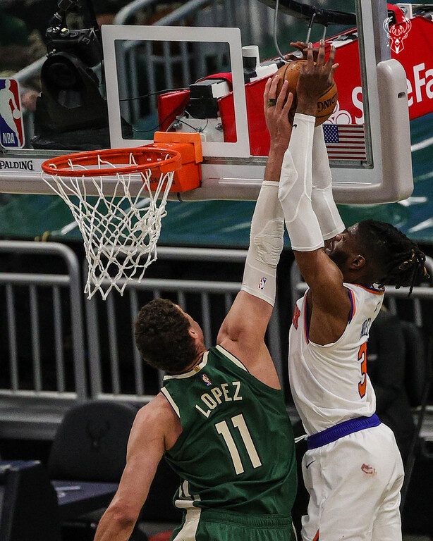 NBA: Ηγετικός Αντετοκούνμπο στον θρίαμβο των Μπακς επί των Νικς (photos+video)