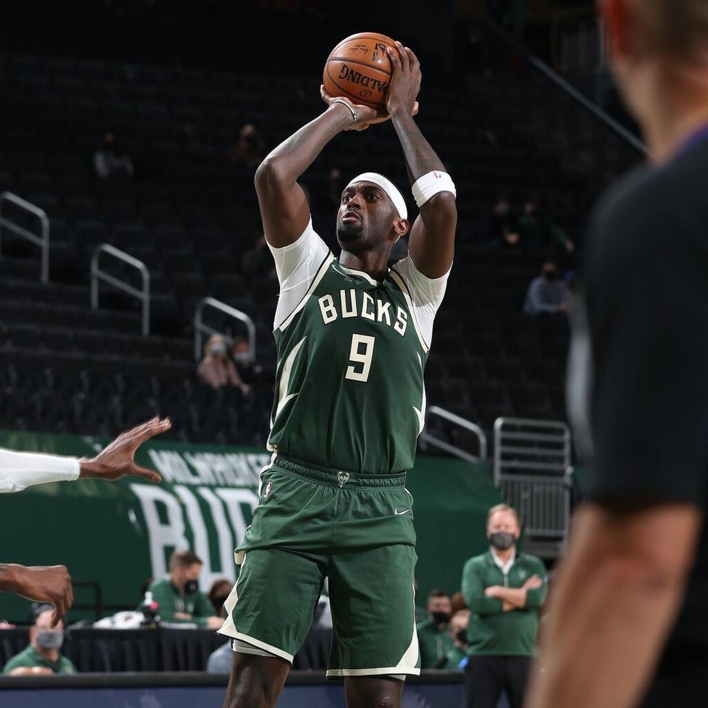 NBA: Ηγετικός Αντετοκούνμπο στον θρίαμβο των Μπακς επί των Νικς (photos+video)