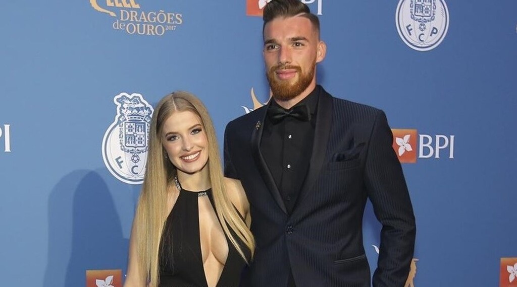 Ολυμπιακός: Ξέσπασε η γυναίκα του Σα - Η αποκάλυψη και το μήνυμα στους οπαδούς