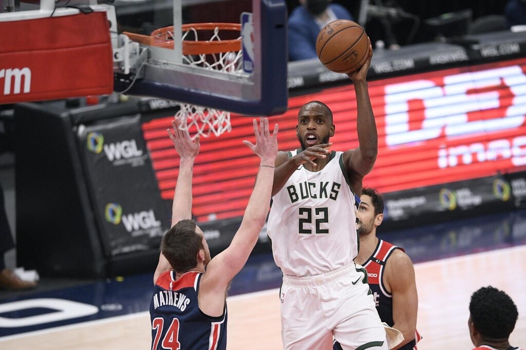 NBA: Σπουδαίος Γιάννης - Νίκη για Μπακς (video+photos)