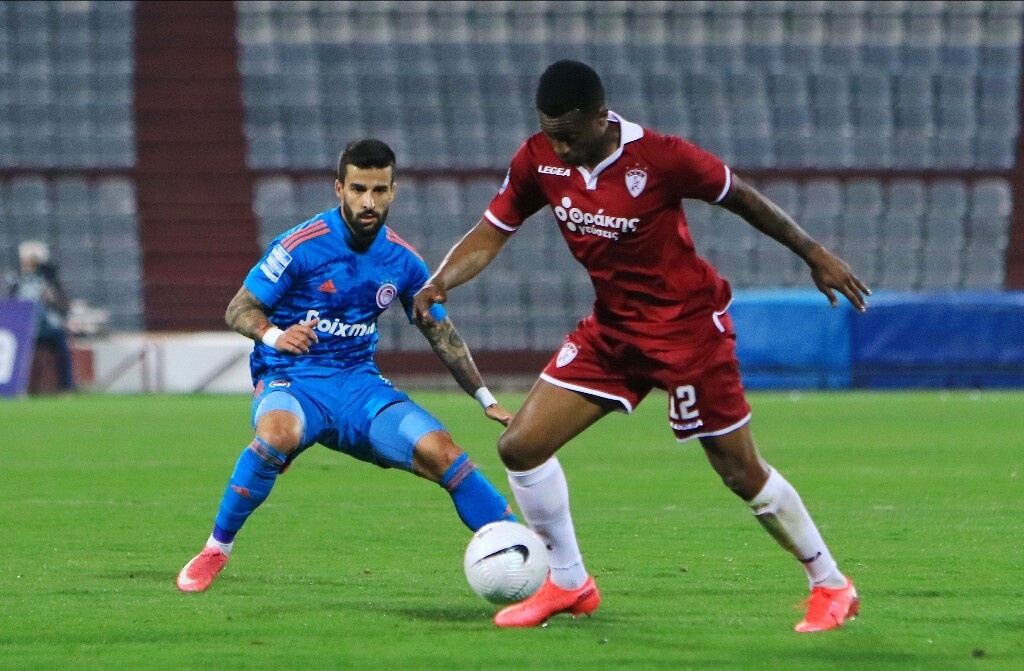 ΑΕΛ-Ολυμπιακός 1-3: Άνετο «ερυθρόλευκο» πέρασμα από τον κάμπο