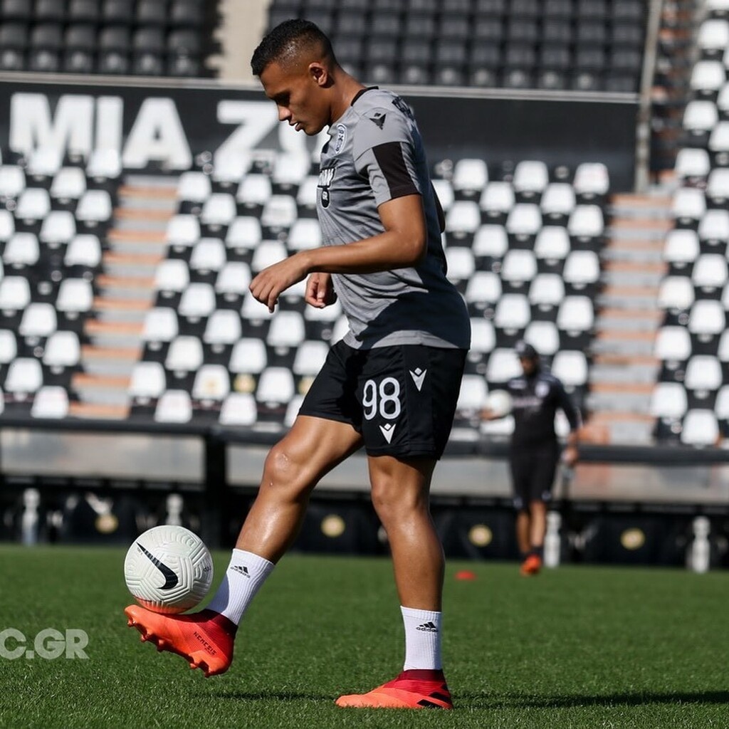 ΠΑΟΚ: Οργή στους οπαδούς για τον Ζαμπά και το αποθεωτικό σχόλιο στον Μαουρίσιο! (photos)