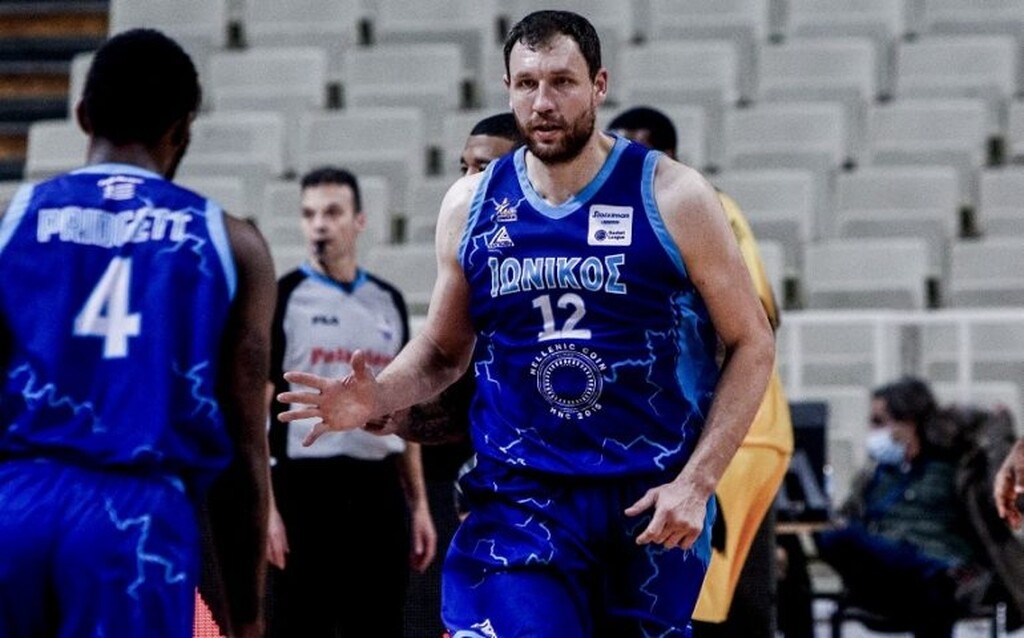 Πένθος για τον Μαυροκεφαλίδη: «Έφυγε» η μήτερα του (photos)