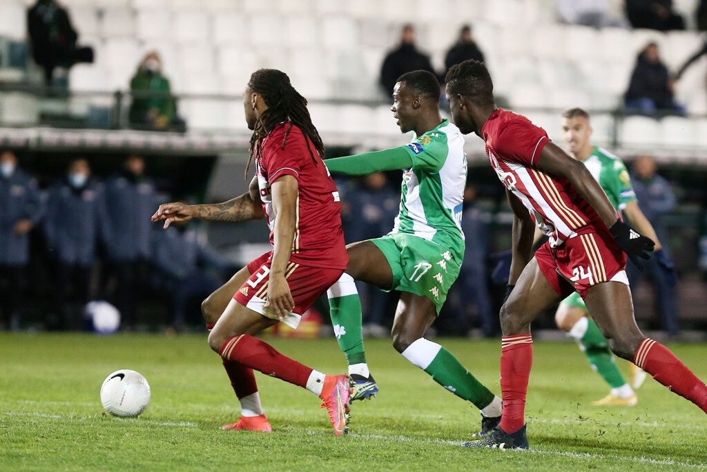 Ολυμπιακός: Η αγωνία για Μπα και η… τρελή επιθυμία του Σεμέδο (photos)