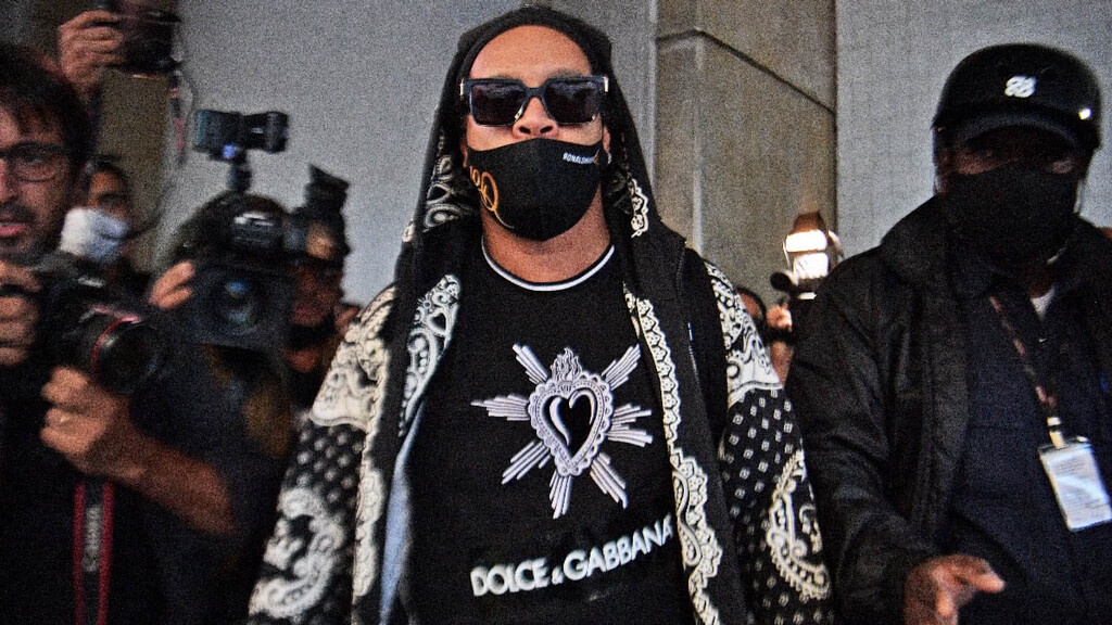 Ανησυχία για τον Ρονάλντινιο: Έχει πάρει την κάτω βόλτα μετά το χαμό της μητέρας του