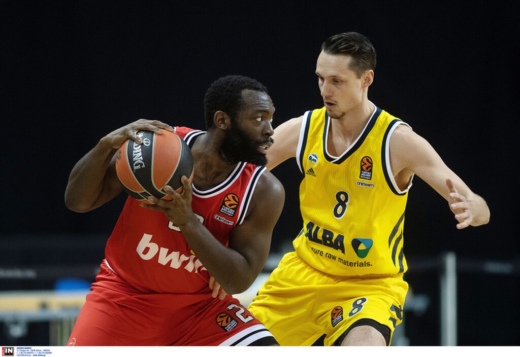 Άλμπα Βερολίνου - Ολυμπιακός 80-84: «Απόδραση» με «μαγικό» Βεζένκοφ (videos+photos)