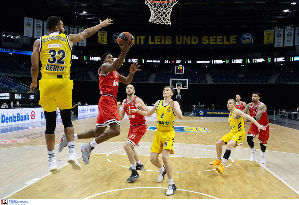 Άλμπα Βερολίνου - Ολυμπιακός 80-84: «Απόδραση» με «μαγικό» Βεζένκοφ (videos+photos)