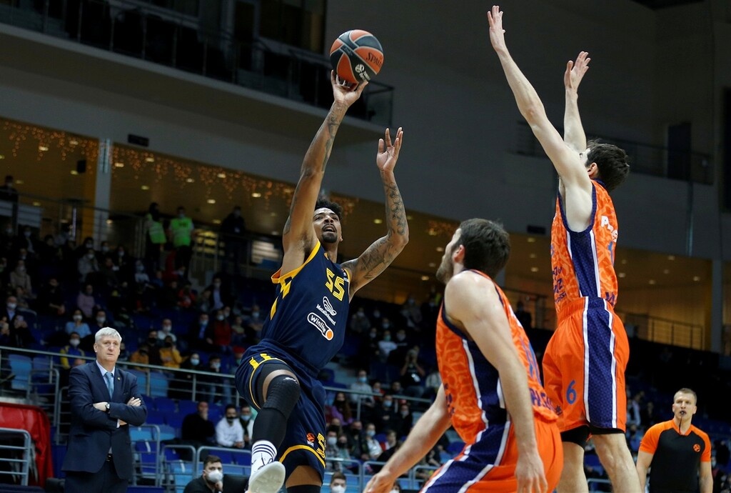 Χίμκι-Βαλένθια 68-77: Πιο κοντά στην 8αδα οι «νυχτερίδες»!