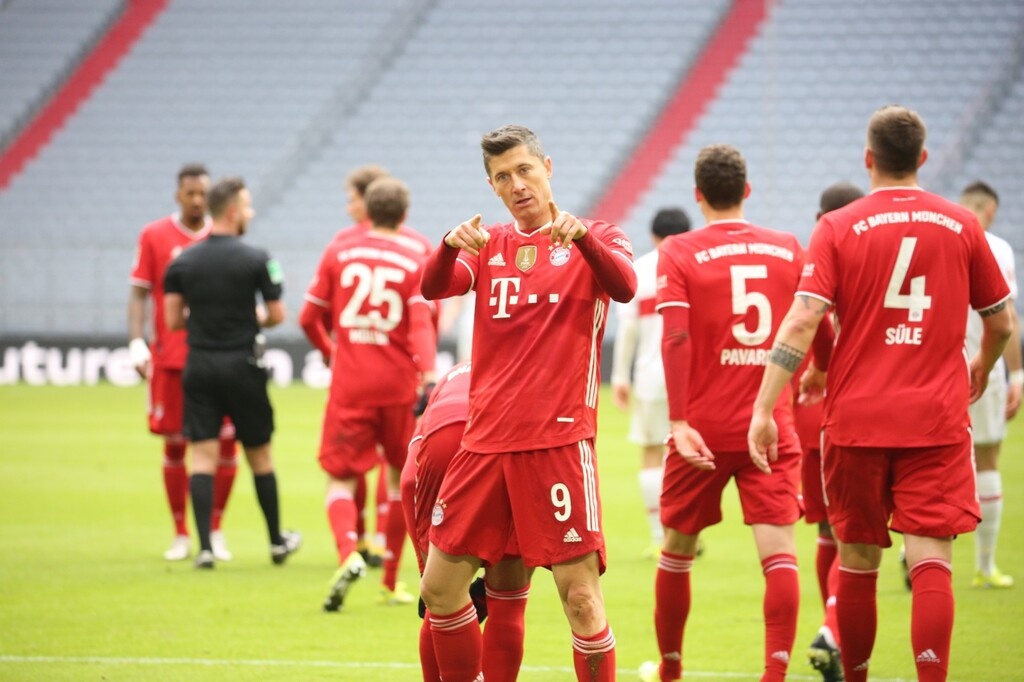 Bundesliga: Τεσσάρα με δέκα παίκτες η Μπάγερν, γκέλα για τη Ντόρτμουντ! (videos+photos)