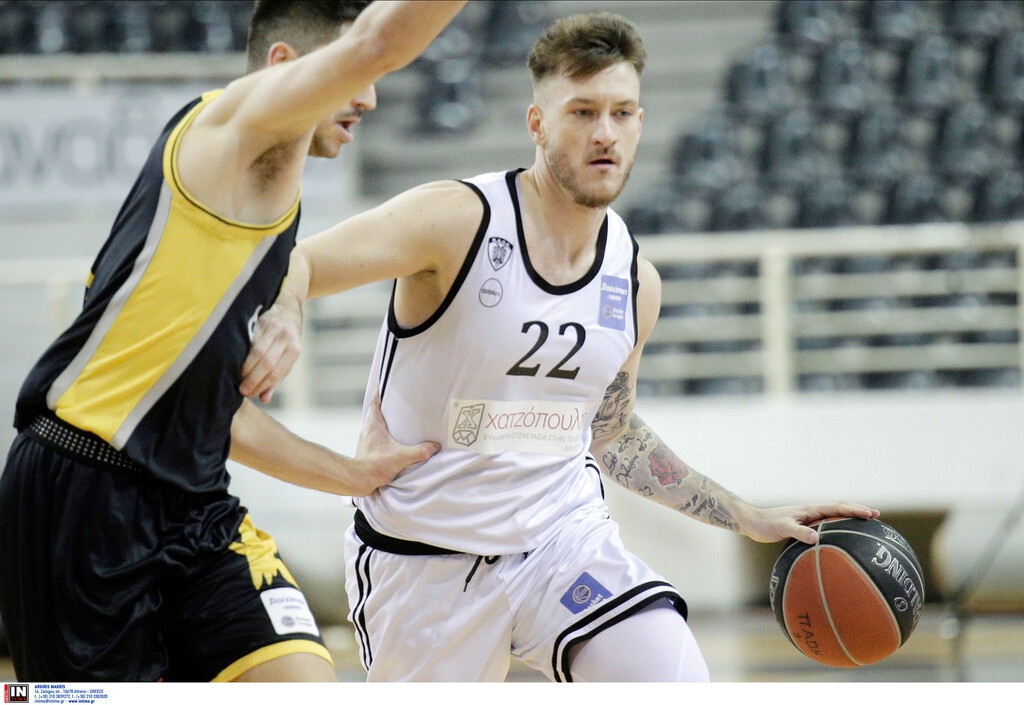 Απίστευτος τραυματισμός στο Άρης-ΠΑΟΚ: Αποχώρησε με αίματα στο πρόσωπο ο Παπαντωνίου (video+photos)