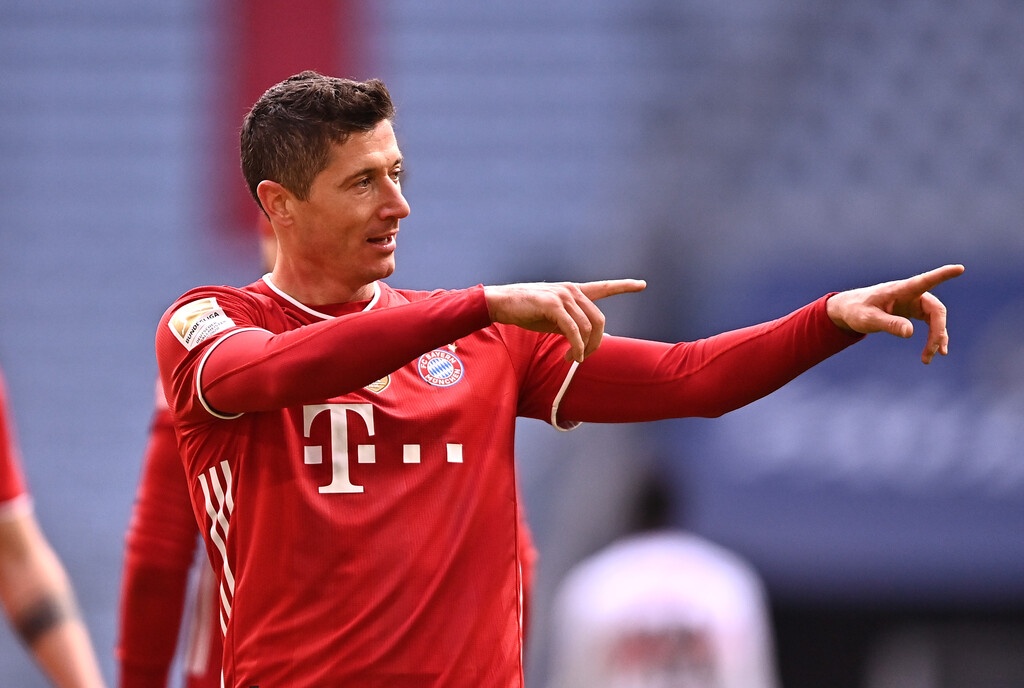 Bundesliga: Το θρυλικό ρεκόρ 49 ετών που κυνηγάει ο Λεβαντσόφσκι! (video+photos)