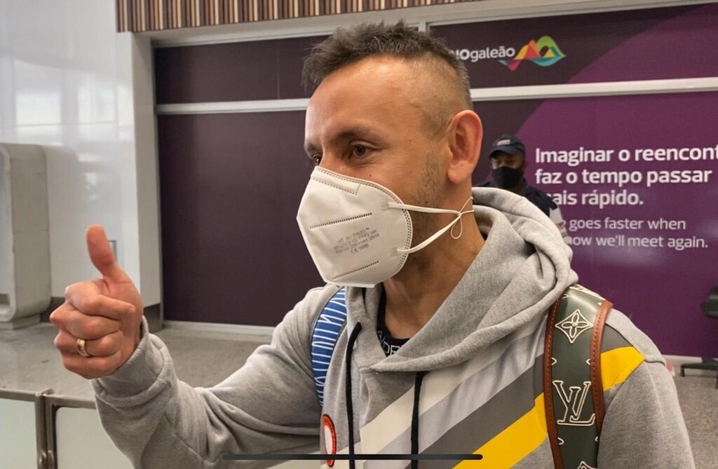 Στον… αέρα πρώην άσος του Ολυμπιακού! (Photos)