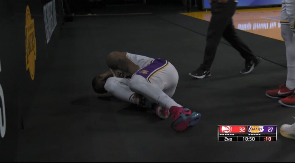 ΝΒΑ: Άσχημος τραυματισμός για Λεμπρόν - Σε «αναμμένα κάρβουνα» οι Λέικερς (video+photos)