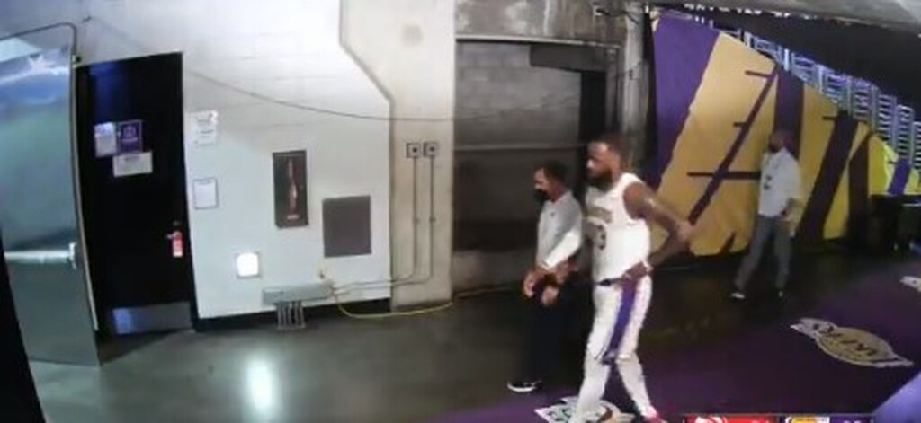 ΝΒΑ: Άσχημος τραυματισμός για Λεμπρόν - Σε «αναμμένα κάρβουνα» οι Λέικερς (video+photos)