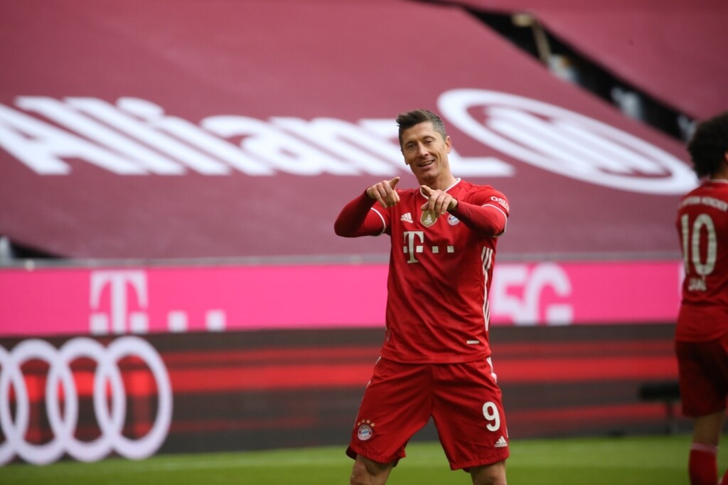 Bundesliga: Το θρυλικό ρεκόρ 49 ετών που κυνηγάει ο Λεβαντσόφσκι! (video+photos)