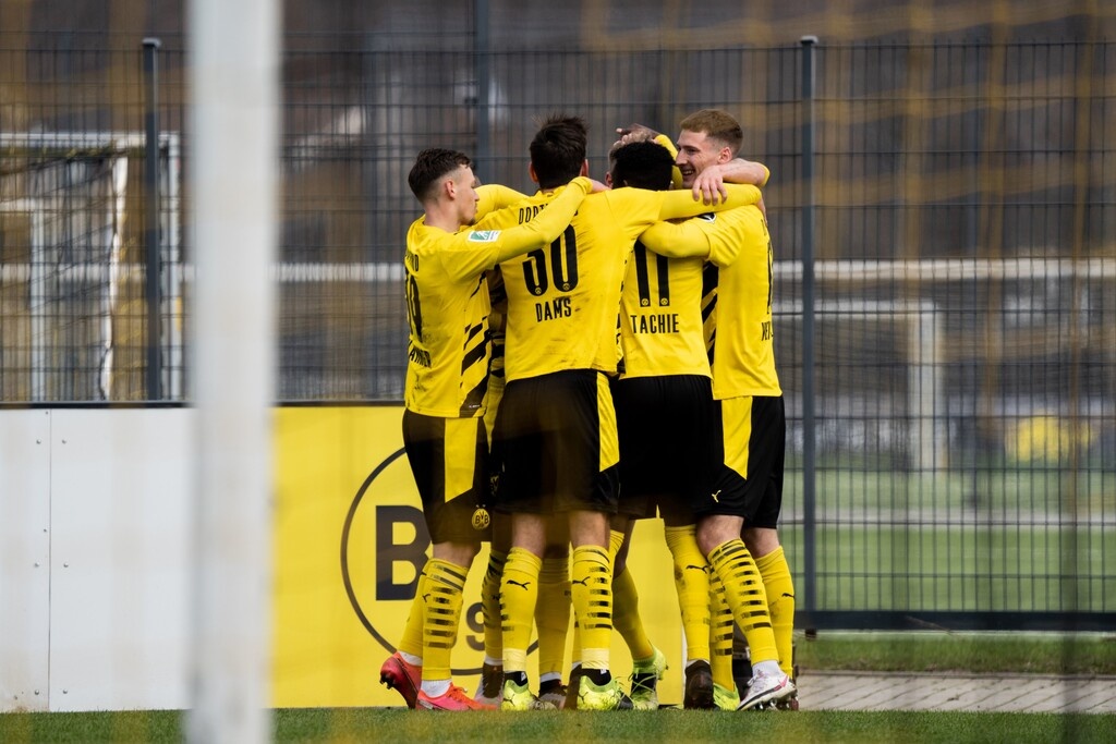Bundesliga: Τεσσάρα με δέκα παίκτες η Μπάγερν, γκέλα για τη Ντόρτμουντ! (videos+photos)