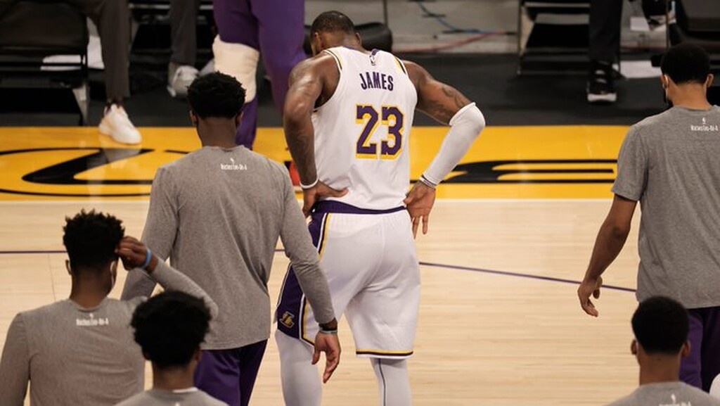 NBA: Οι Χοκς βρήκαν την ευκαιρία και «σκότωσαν» τους Λέικερς (video+photos)