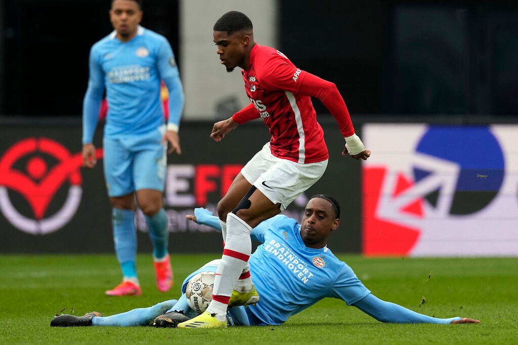 Eredivisie: Η Αλκμάαρ τελείωσε την Αϊντχόφεν, ήττα για την… ελληνική Φένλο! (photos)