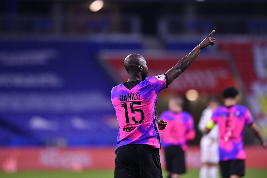 Ligue 1: Η Παρί Σεν Ζερμέν έστησε πάρτι στην έδρα της Λιόν κι έπιασε την κορυφή! (video+photos)