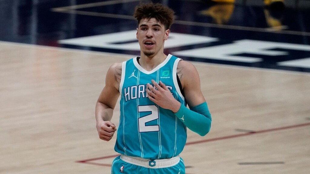 NBA: Σοκ με ΛαΜέλο Μπολ (photos+video)