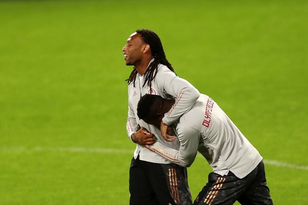 Ολυμπιακός: Απίστευτη κίνηση Σεμέδο - Σήκωσε στο… πόδι το Ρέντη τα χαράματα (photos)