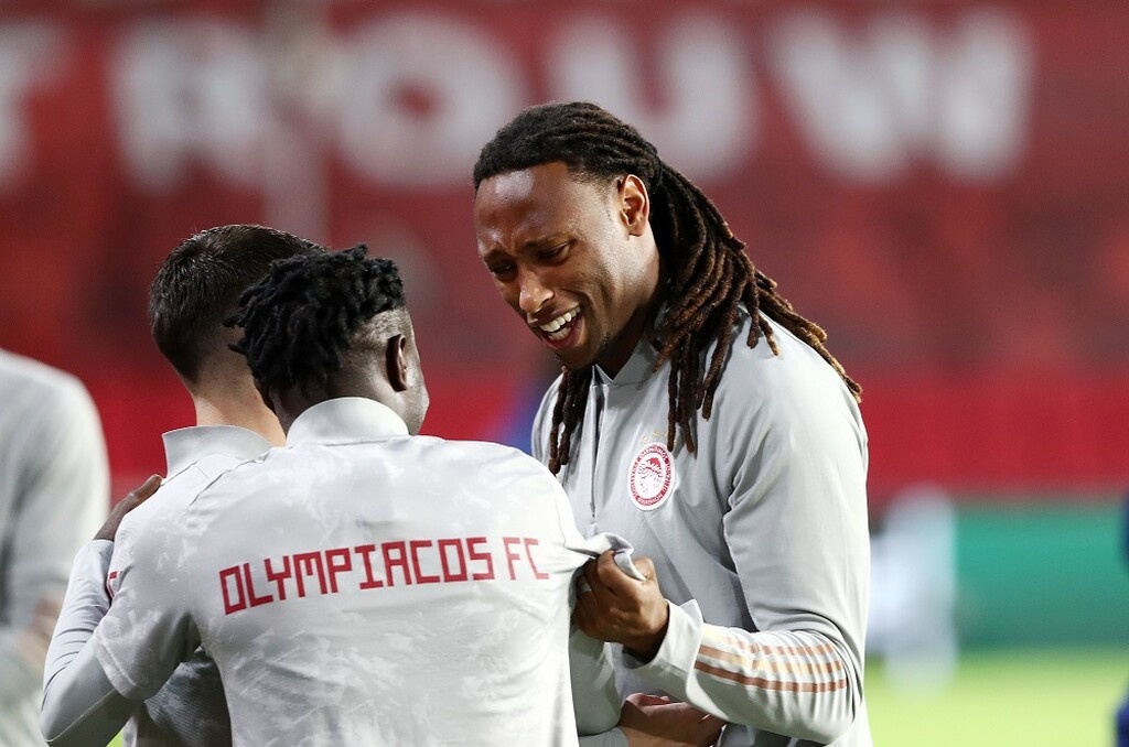 Ολυμπιακός: Απίστευτη κίνηση Σεμέδο - Σήκωσε στο… πόδι το Ρέντη τα χαράματα (photos)