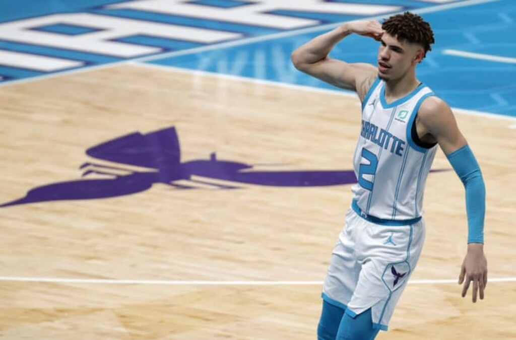 NBA: Σοκ με ΛαΜέλο Μπολ (photos+video)
