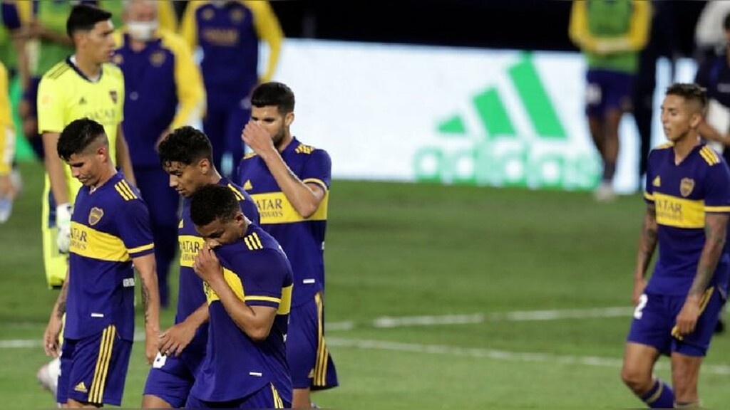 Ξέφυγε παίκτης της Μπόκα Τζούνιος: Έριξε χαστούκι σε συμπαίκτη του (video+photos)