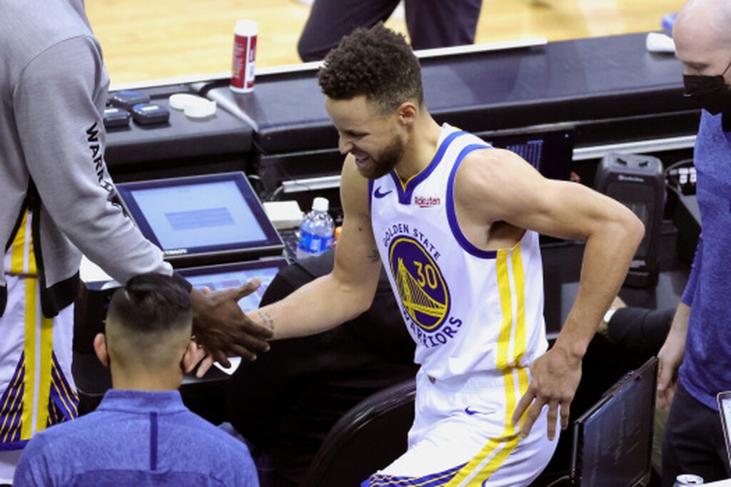 NBA: Πλήγμα με Κάρι στους Ουόριορς