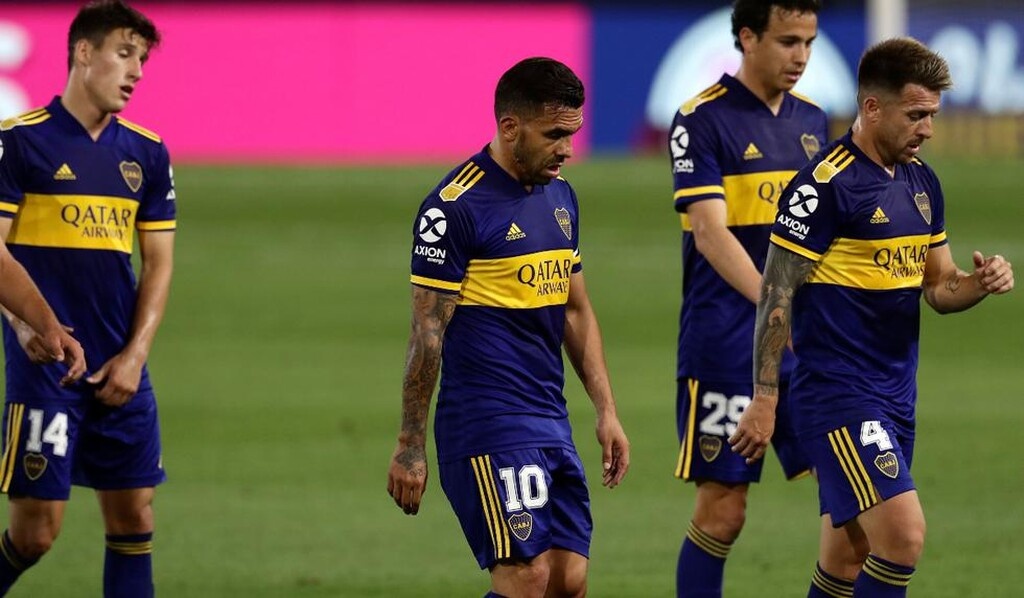 Ξέφυγε παίκτης της Μπόκα Τζούνιος: Έριξε χαστούκι σε συμπαίκτη του (video+photos)