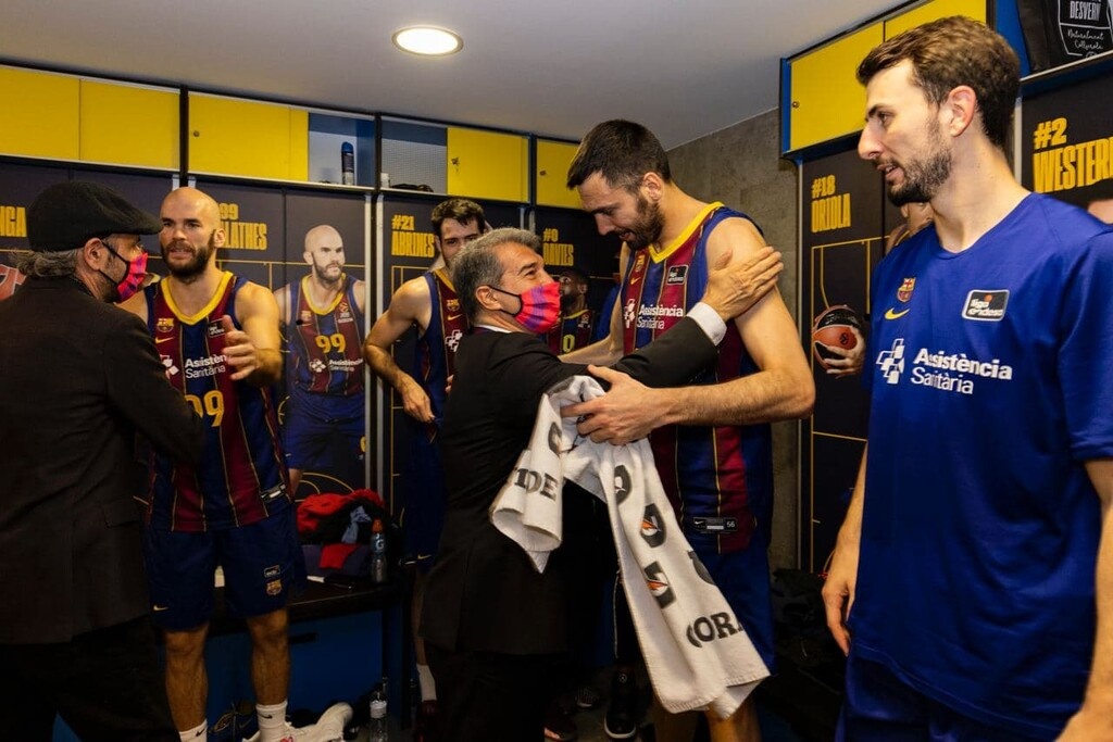 Μπαρτσελόνα: Στο πλευρό του Σάρας ο Λαπόρτα (photos)