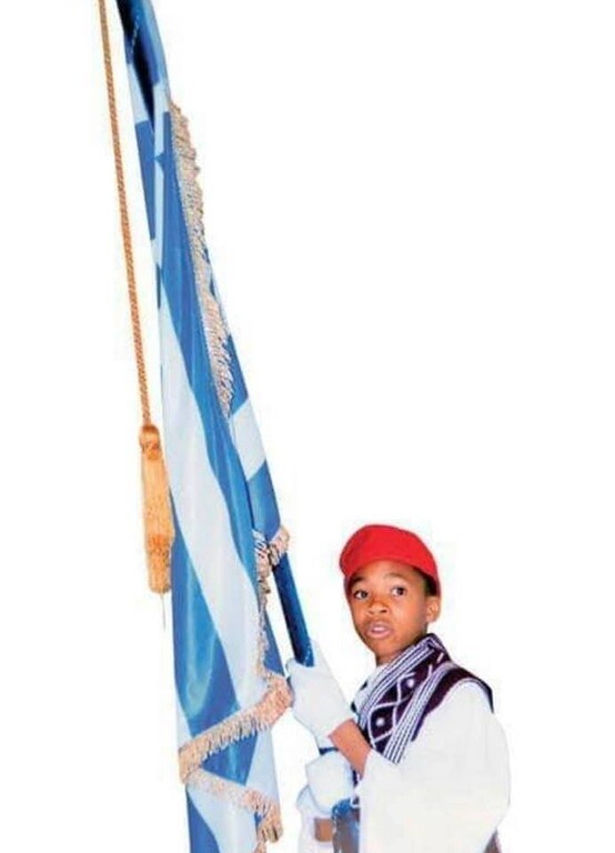 25η Μαρτίου: Οι φωτογραφίες του τσολιά Γιάννη Αντετοκούνμπο που σαρώνουν στο ίντερνετ (photos)