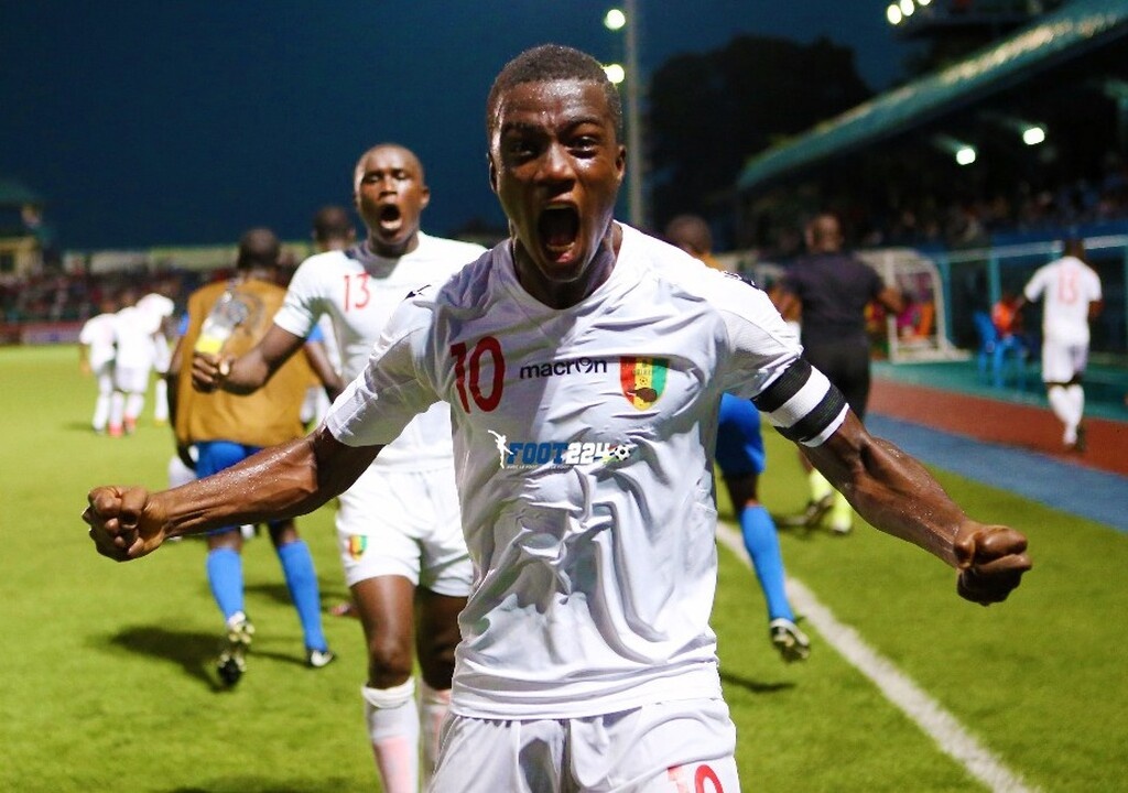 Αποκάλυψη 18χρονου φορ: «Υπέγραψα στον Ολυμπιακό» (photos+video)