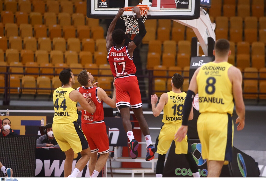 Ολυμπιακός-Φενέρμπαχτσε 71-76: Τελείωσαν και οι ελπίδες!