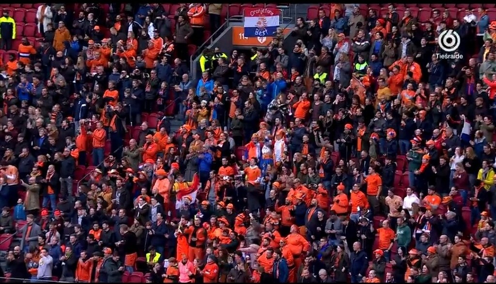 Ολλανδία-Λετονία: Με κόσμο και χωρίς αποστάσεις! (Photos)