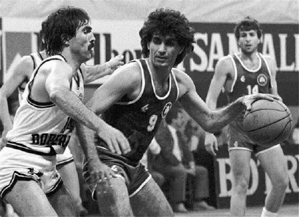 Στο νοσοκομείο μετά από εγκεφαλικό ο Τάκης Κορωναίος