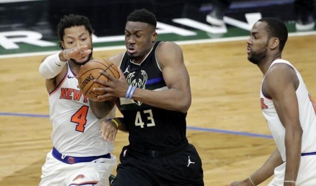 NBA: Τα «όργια» του Θανάση Αντετοκούνμπο (photos+video)