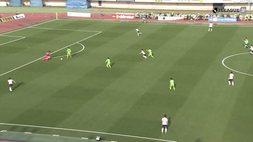 H γκάφα της χρονιάς - Απίθανη τούμπα από τερματοφύλακα, έκανε «δώρο» γκολ (video+photos)