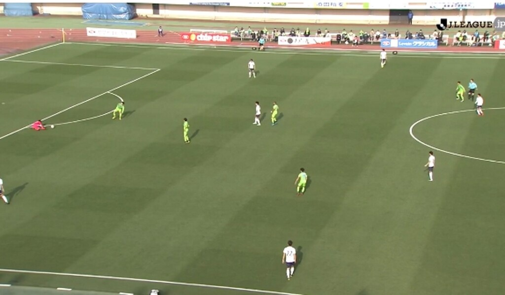 H γκάφα της χρονιάς - Απίθανη τούμπα από τερματοφύλακα, έκανε «δώρο» γκολ (video+photos)