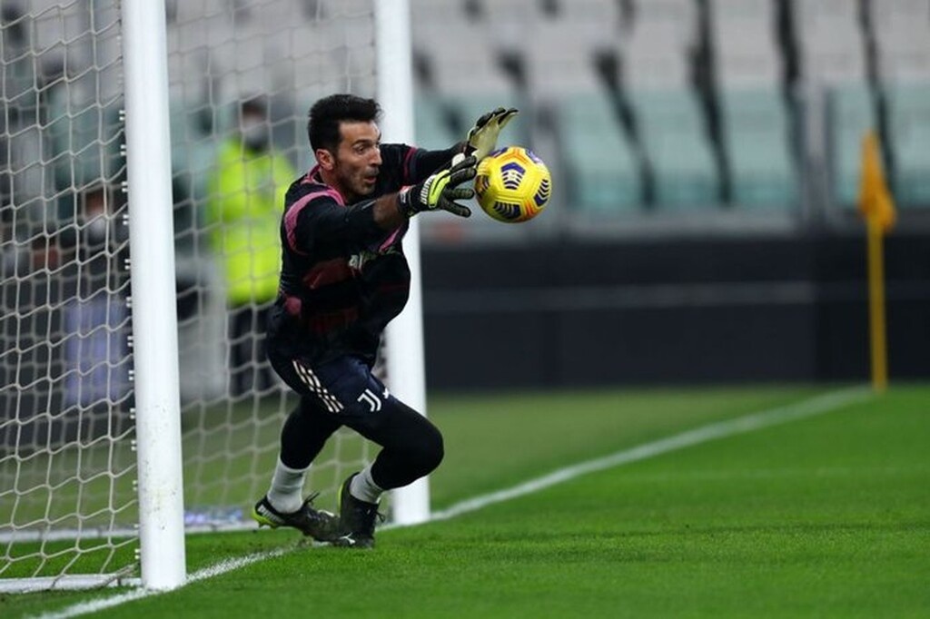 Γιουβέντους: Αποφασίζει ο Μπουφόν - Τα σενάρια για το μέλλον του (photos+video)