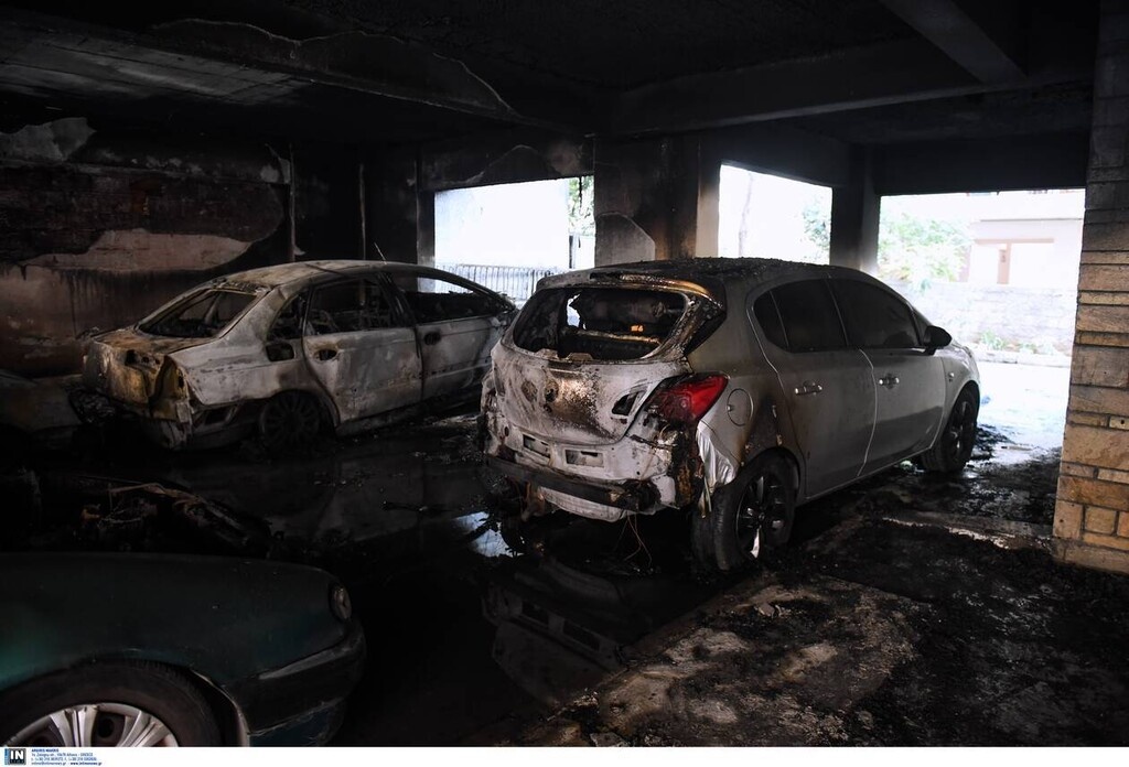 Οπαδική βία πίσω από τον εμπρησμό στην Καλαμαριά (photos+video)