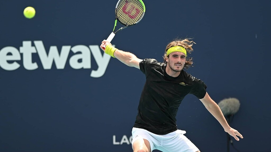 Στέφανος Τσιτσιπάς: Με άνεση στους «16» (photos+video)