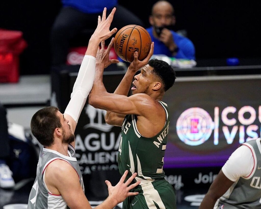 NBA: Οι καλύτερες στιγμές του Γιάννη Αντετοκούνμπο (photos+video)