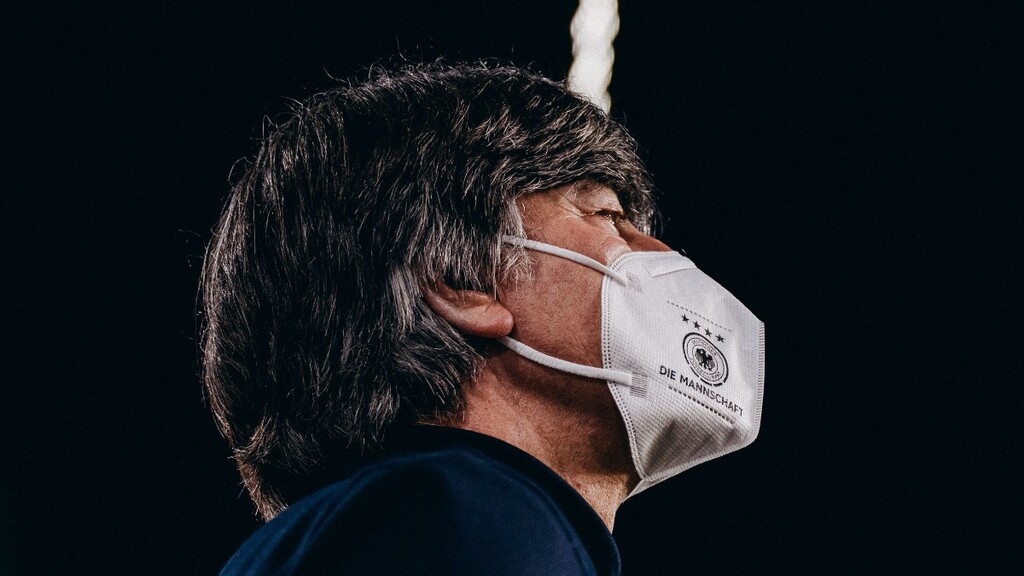 Προκριματικά Μουντιάλ: Βράζουν τα γερμανικά ΜΜΕ για την «ήττα ντροπή από τον νάνο» (video+photos)