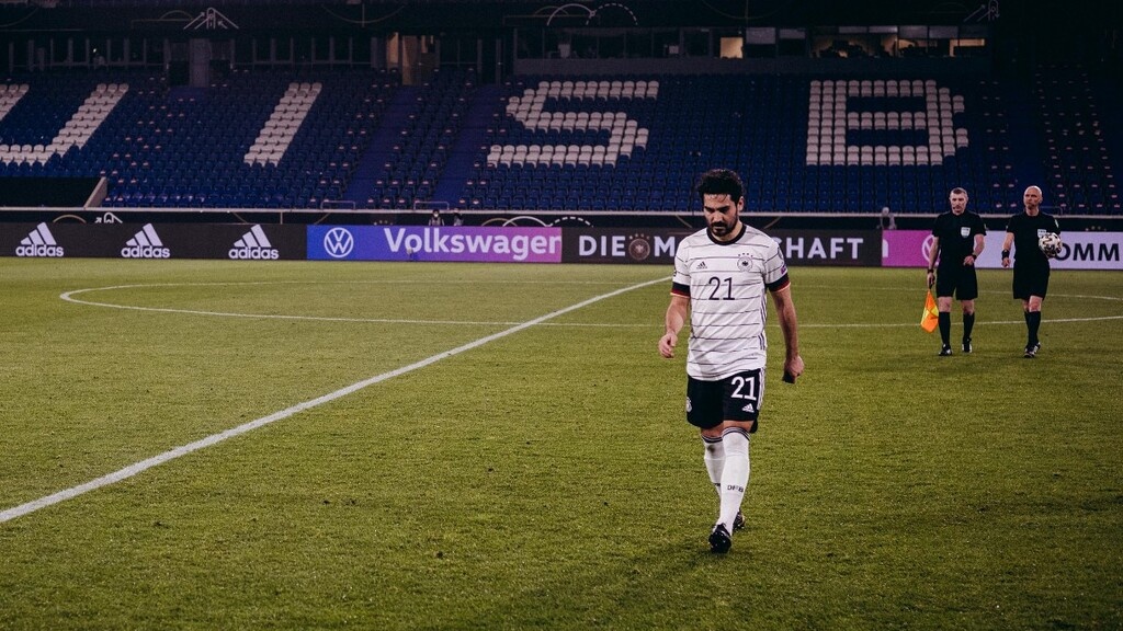 Προκριματικά Μουντιάλ: Βράζουν τα γερμανικά ΜΜΕ για την «ήττα ντροπή από τον νάνο» (video+photos)