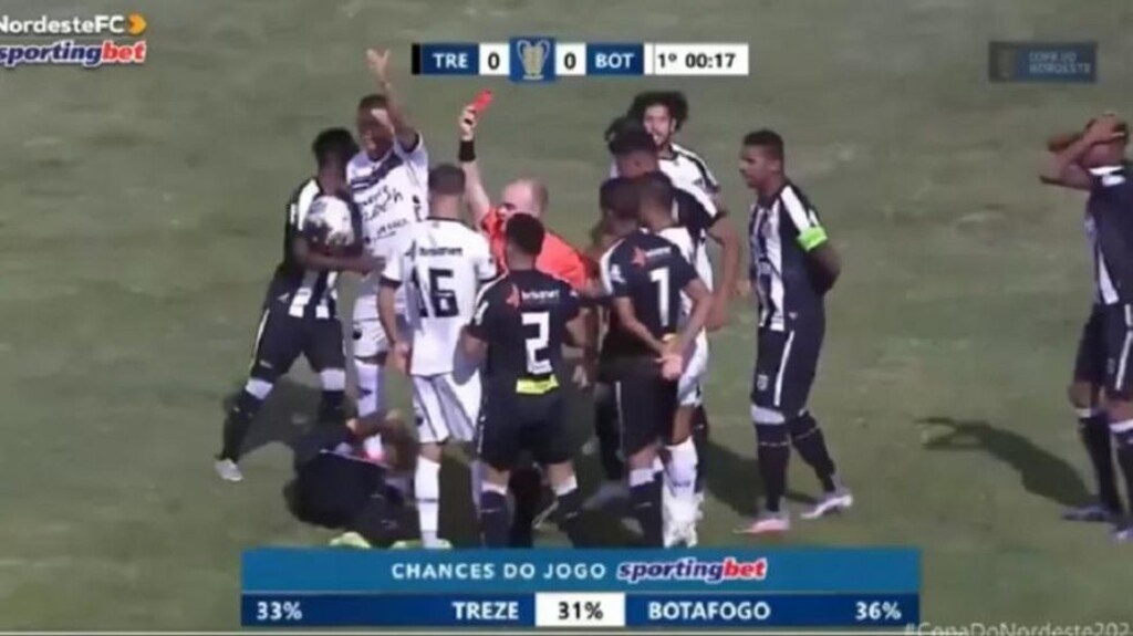 Αποβολή εξπρές στη Βραζιλία: Κόκκινη κάρτα στα 17 δευτερόλεπτα