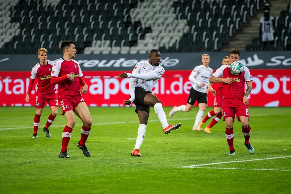 Bundesliga: Η Γκλάντμπαχ λύγισε τη Φράιμπουργκ κι ελπίζει σ' ευρωπαϊκό εισιτήριο (photos)