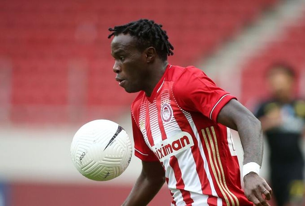 Ολυμπιακός: Η παρουσία του Μπρούμα και η αποθέωση στον Μαρτίνς (photos)