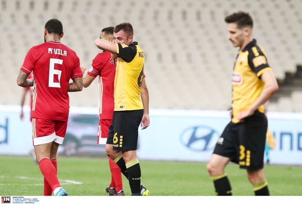 ΑΕΚ-Ολυμπιακός: Ένταση στο ΟΑΚΑ μετά το 0-4 και άγριο ξεφωνητό σε παίκτες και Χιμένεθ (photos)